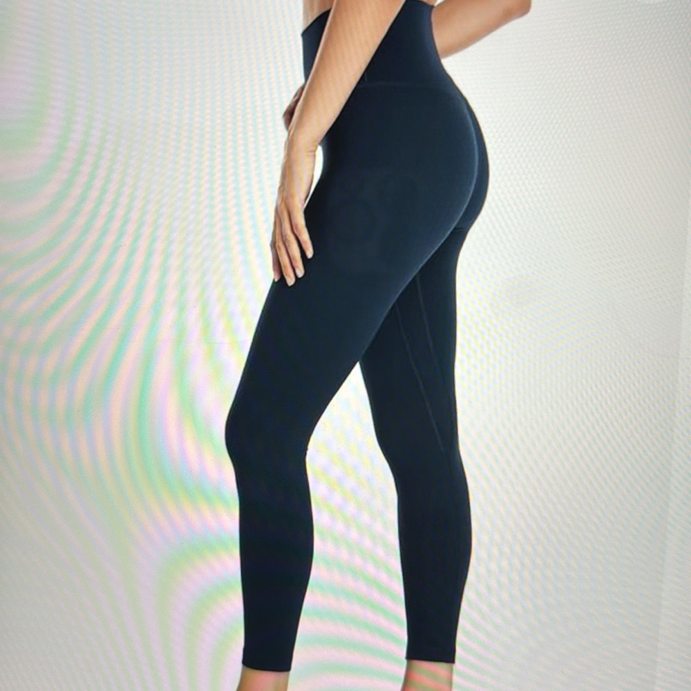 Amazon: HeyNuts essential leggings, high waisted: true navy color